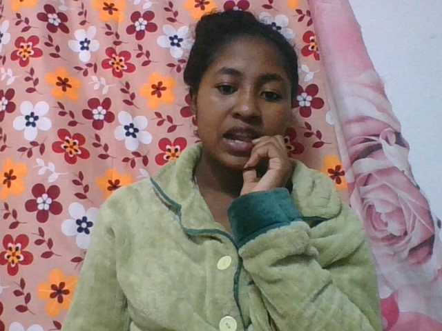 Marinah1a live cam on BongaCams