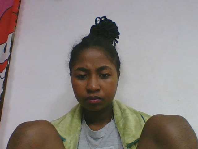 Marinah1a live cam on BongaCams