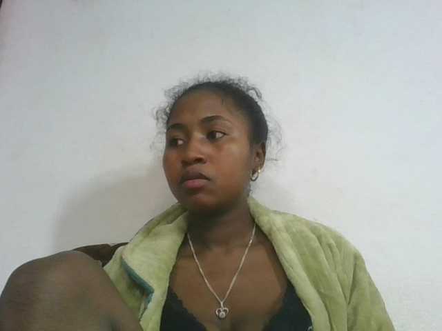 Marinah1a live cam on BongaCams