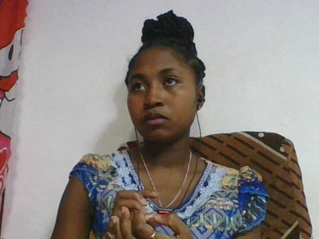 Marinah1a live cam on BongaCams