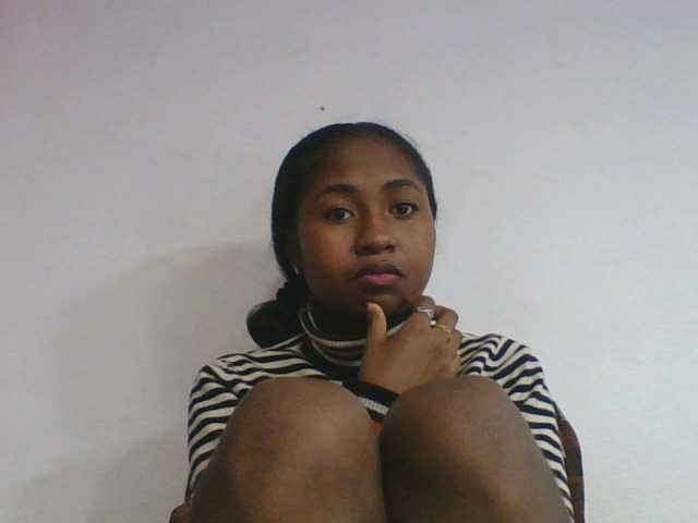 Marinah1a live cam on BongaCams