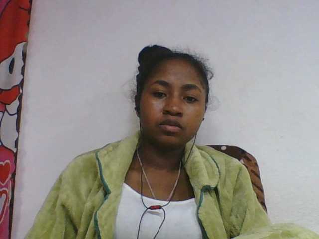 Marinah1a live cam on BongaCams