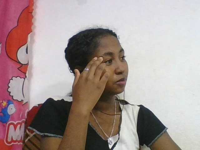 Marinah1a live cam on BongaCams