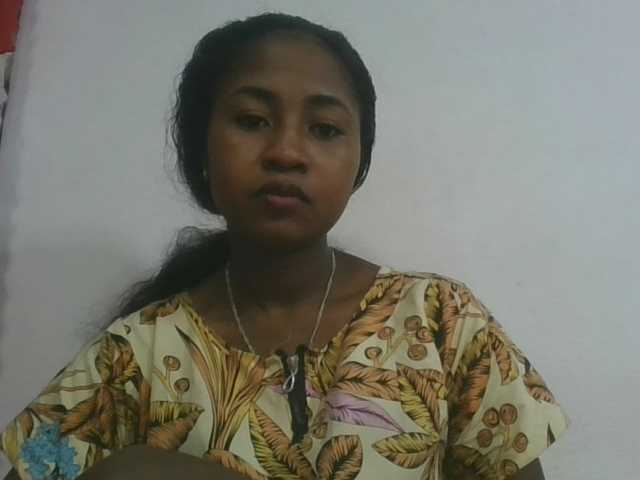 Marinah1a live cam on BongaCams