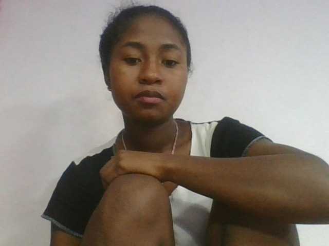 Marinah1a live cam on BongaCams