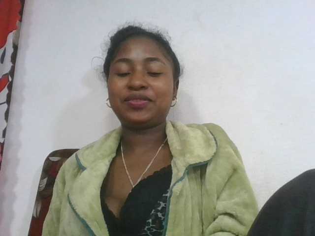 Marinah1a live cam on BongaCams