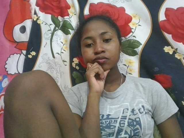 Marinah1a live cam on BongaCams