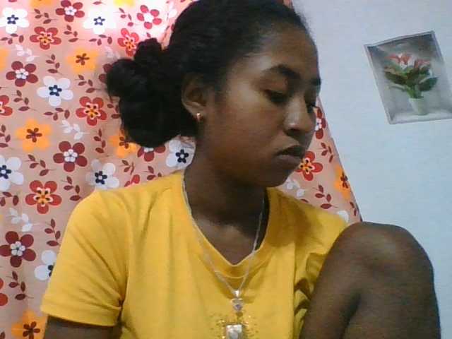 Marinah1a live cam on BongaCams