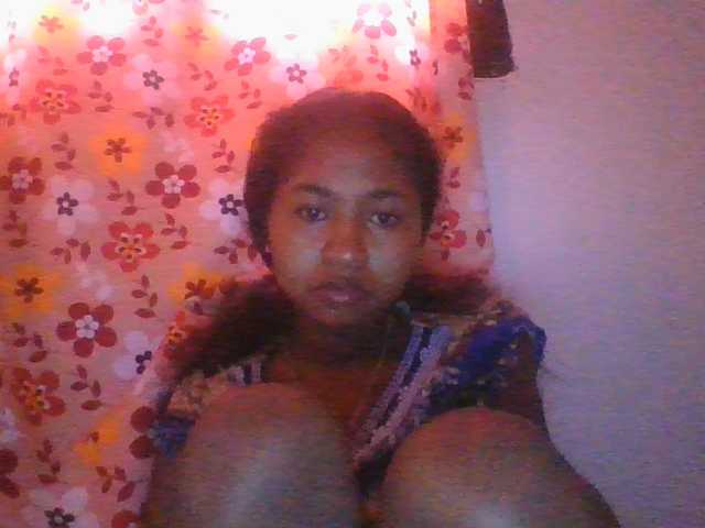 Marinah1a live cam on BongaCams