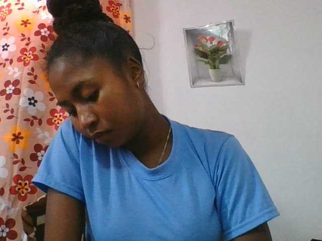 Marinah1a live cam on BongaCams