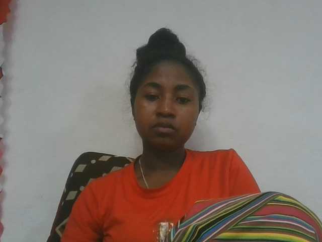 Marinah1a live cam on BongaCams