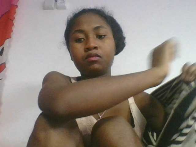 Marinah1a live cam on BongaCams