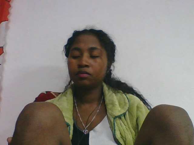 Marinah1a live cam on BongaCams