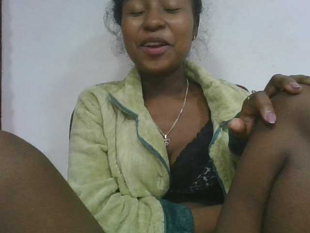 Marinah1a live cam on BongaCams