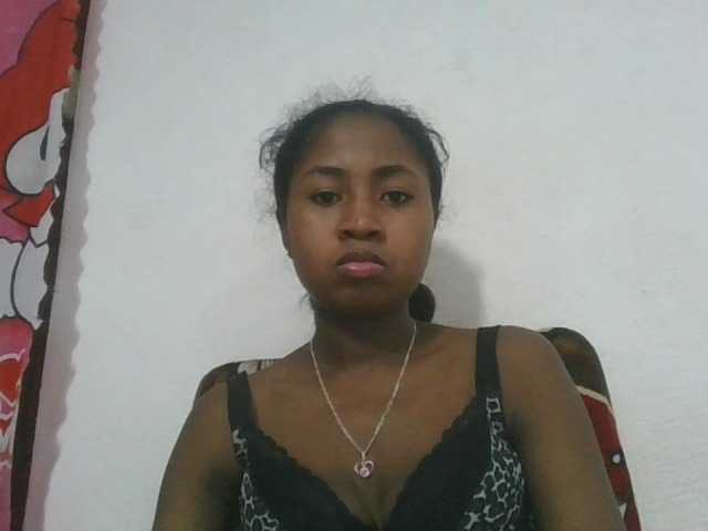 Marinah1a live cam on BongaCams