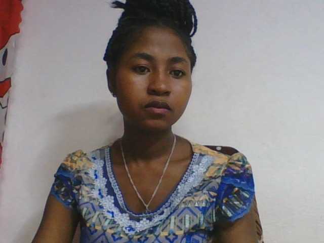 Marinah1a live cam on BongaCams