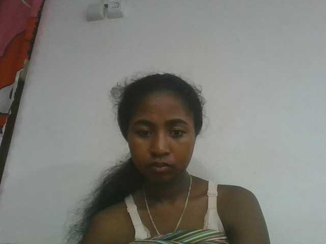 Marinah1a live cam on BongaCams
