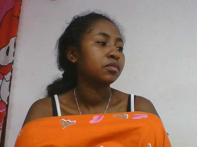 Marinah1a live cam on BongaCams