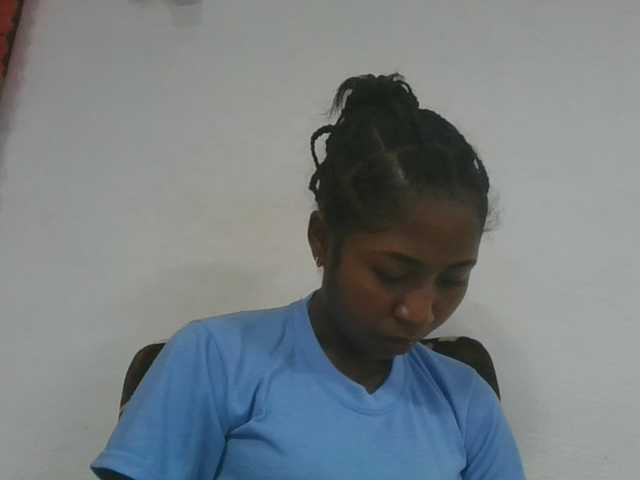 Marinah1a live cam on BongaCams