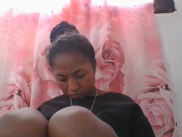 Marinah1a live cam on BongaCams