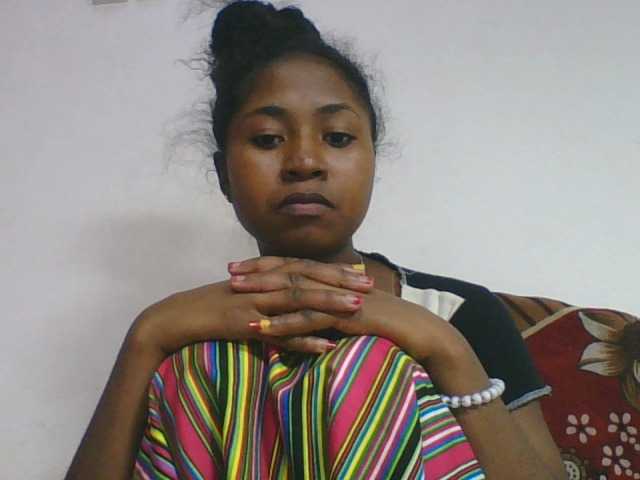 Marinah1a live cam on BongaCams