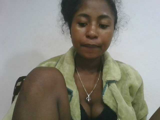 Marinah1a live cam on BongaCams