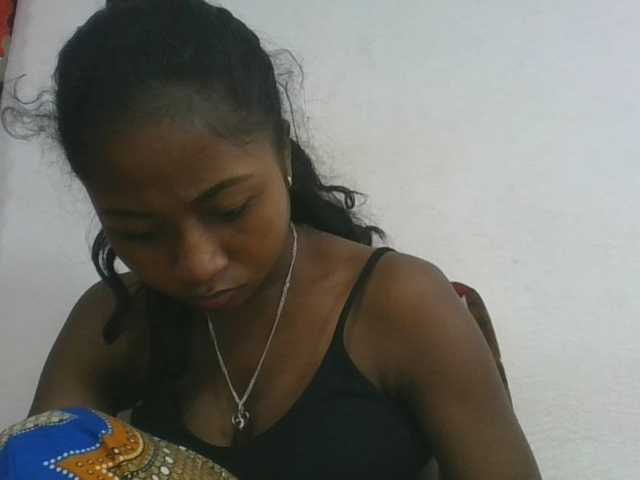 Marinah1a live cam on BongaCams