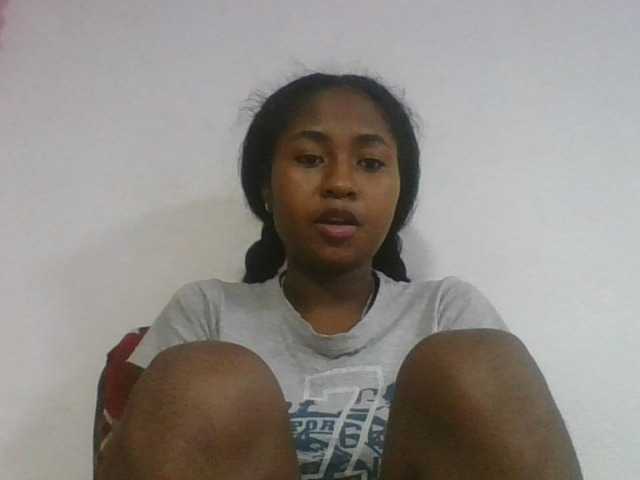 Marinah1a live cam on BongaCams