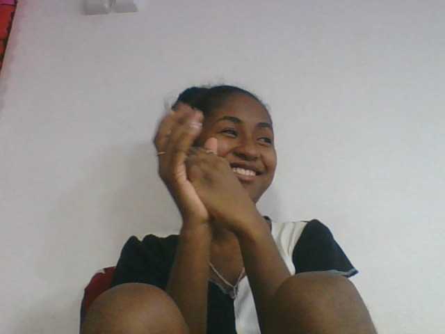 Marinah1a live cam on BongaCams
