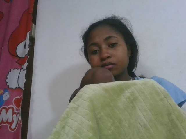 Marinah1a live cam on BongaCams