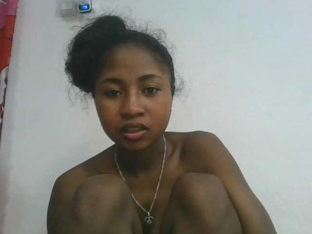 Marinah1a live cam on BongaCams