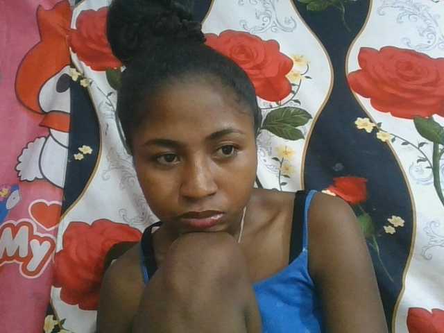 Marinah1a live cam on BongaCams