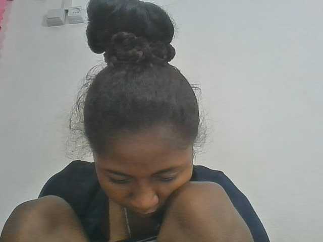 Marinah1a live cam on BongaCams