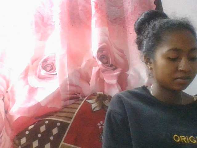 Marinah1a live cam on BongaCams