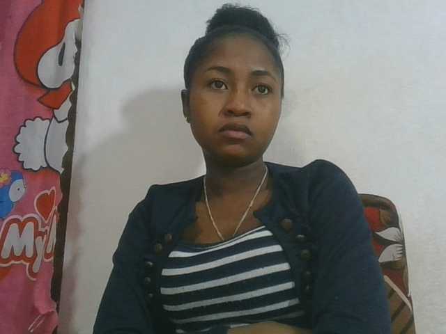 Marinah1a live cam on BongaCams