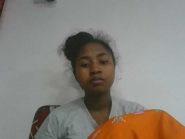 Marinah1a live cam on BongaCams