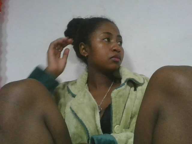 Marinah1a live cam on BongaCams