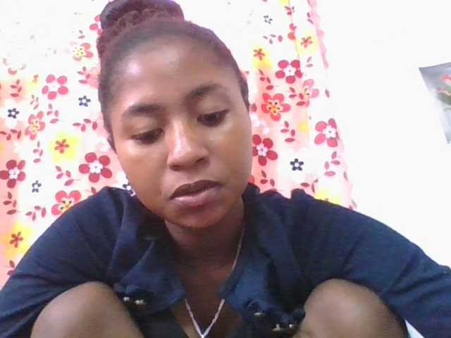 Marinah1a live cam on BongaCams