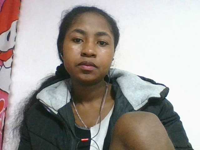 Marinah1a live cam on BongaCams