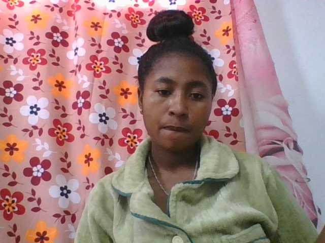 Marinah1a live cam on BongaCams