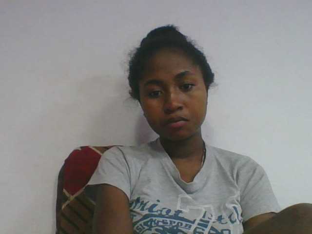 Marinah1a live cam on BongaCams