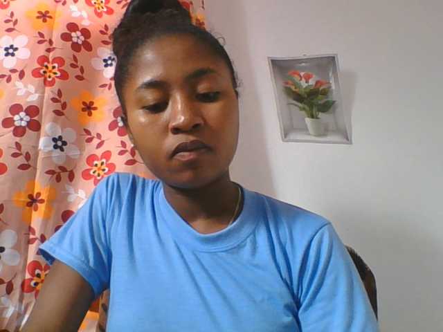 Marinah1a live cam on BongaCams