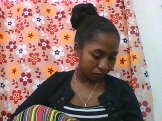 Marinah1a live cam on BongaCams