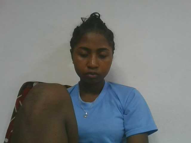 Marinah1a live cam on BongaCams