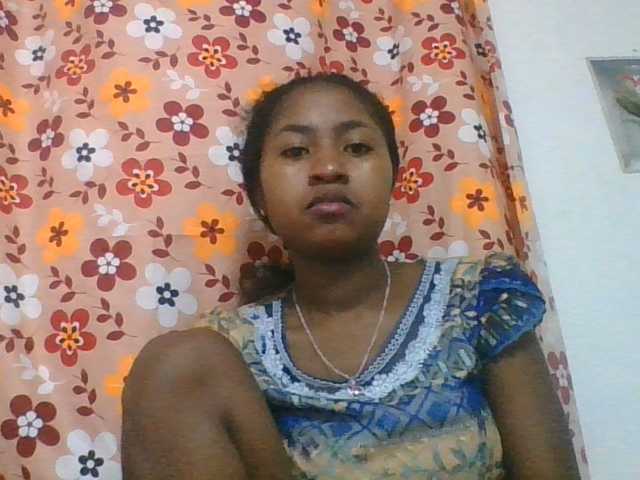 Marinah1a live cam on BongaCams