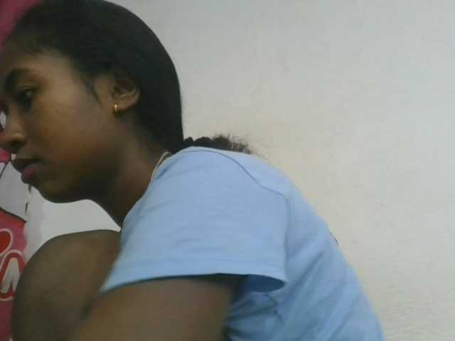 Marinah1a live cam on BongaCams