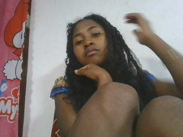 Marinah1a live cam on BongaCams