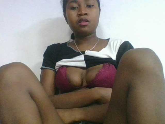 Marinah1a live cam on BongaCams