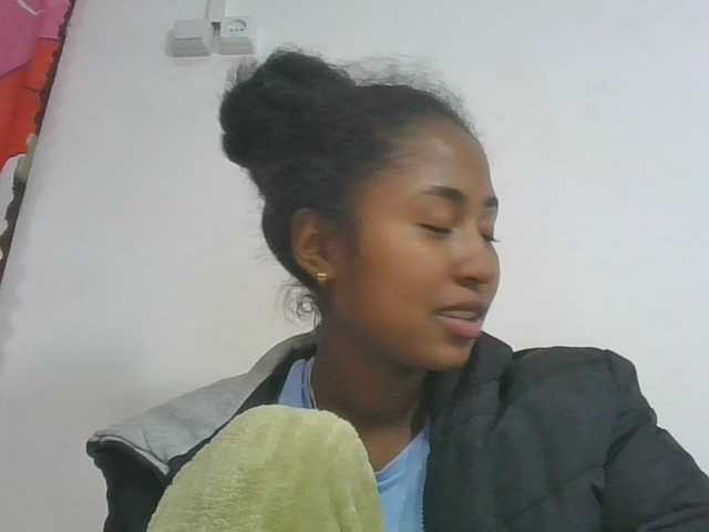 Marinah1a live cam on BongaCams