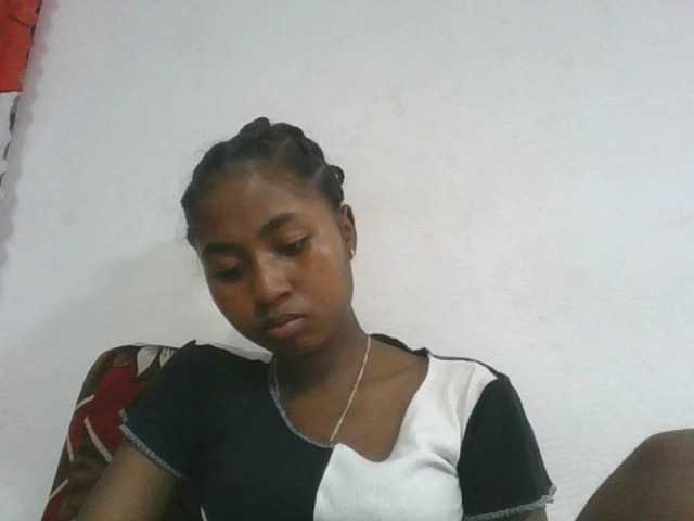 Marinah1a live cam on BongaCams